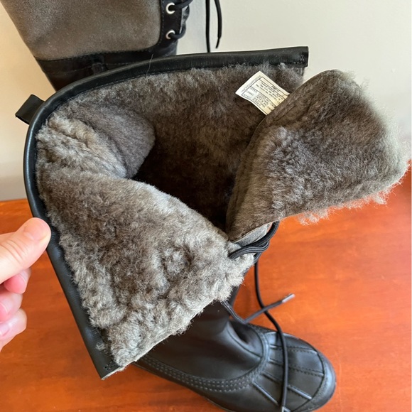 Ugg Belcloud 14” Tall Shearling Lined Leather/Suede LaceUp Waterproof Boots, 8.5 - Picture 10 of 13